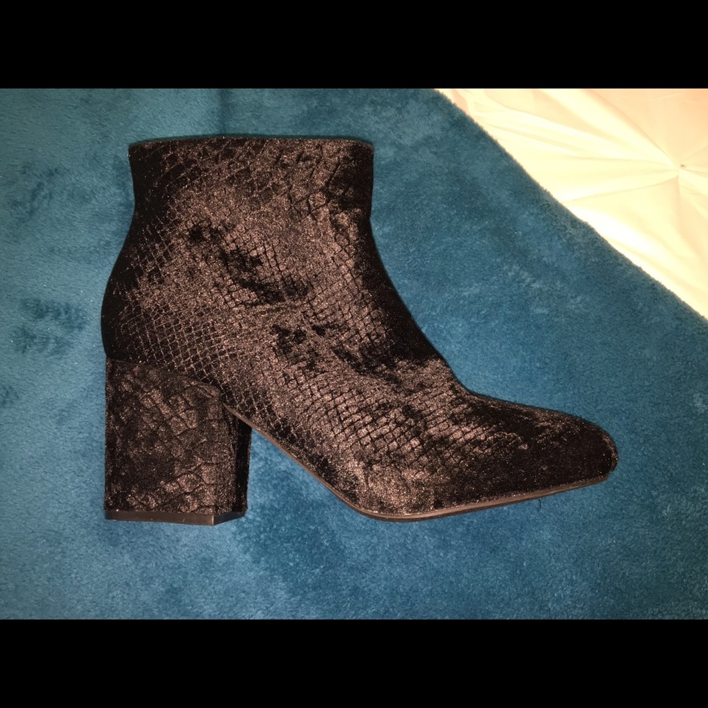 Ashley Stewart Black Velvet Boots Size 11W